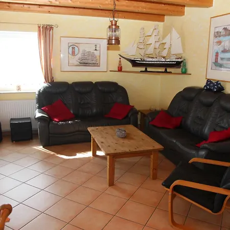 Achterhuus Malia Nyaraló *