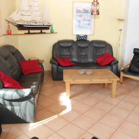 Achterhuus Malia Nyaraló *