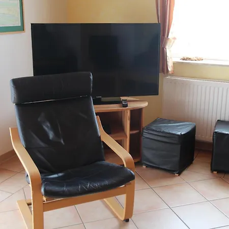 Achterhuus Malia Nyaraló *