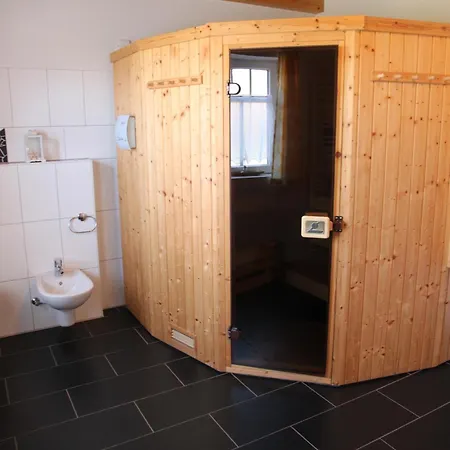 Achterhuus Malia Nyaraló *