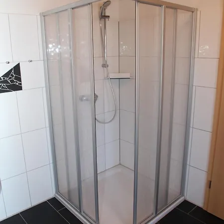 Achterhuus Malia Nyaraló *