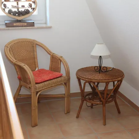 Achterhuus Malia Nyaraló *